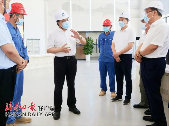 歡迎海南省省委常委，省委副書記，省長馮飛蒞臨馳大幕墻公司承接的洋浦華能幕墻項(xiàng)目視察